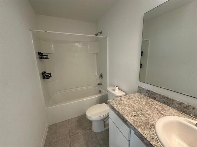 Building Photo - 118 Mandovi St