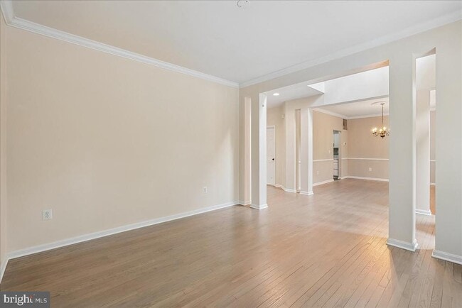 Building Photo - 905 Royal Elm Ct