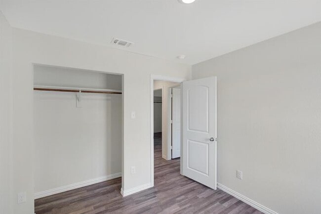 Building Photo - 209 W Avenue A