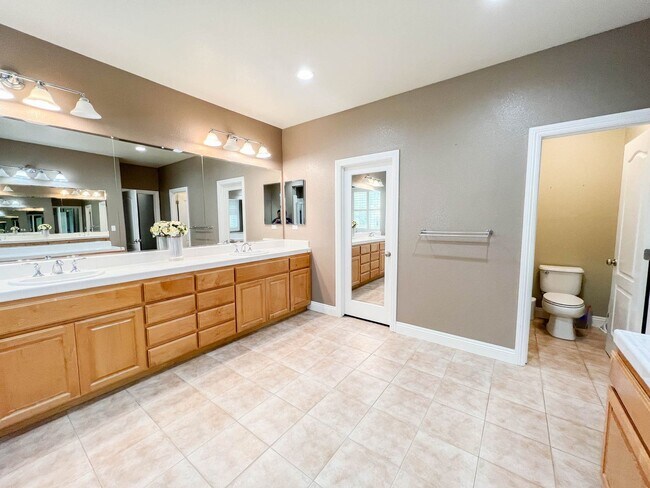 Building Photo - Spacious San Ramon Windemere Home.