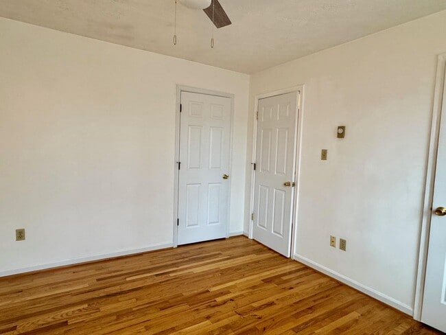 Building Photo - 236 Nottoway Dr