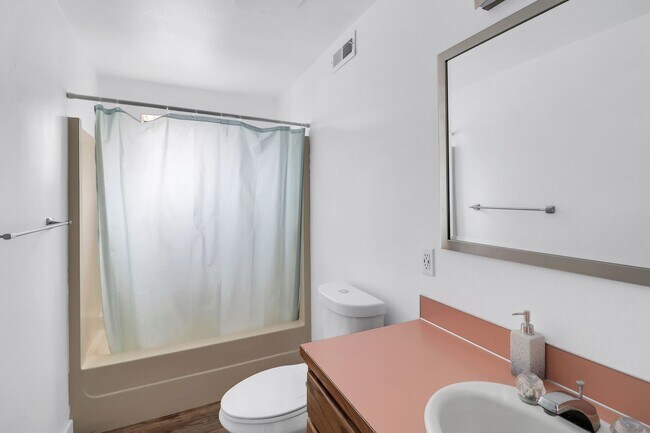 Building Photo - 2 Bed 2 Bath - View Home - Mariner Cove - Pet Friendly