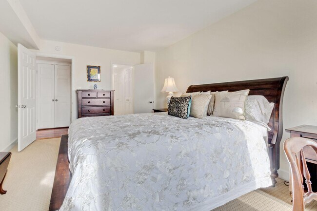 Building Photo - 1080 Wisconsin Ave NW