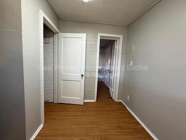 Building Photo - 4141 N 29th Ave