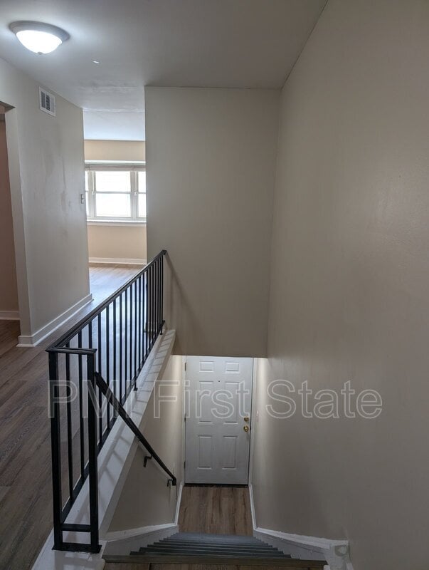 Building Photo - 1210 Chelmsford Cir