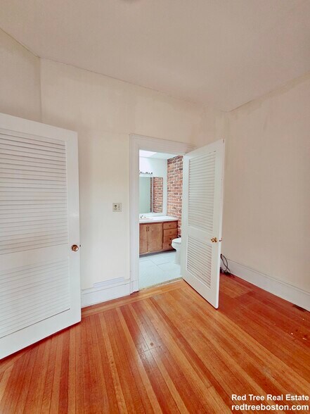 Building Photo - 1712 Beacon St