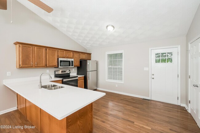 Building Photo - 806 Tin Dor Way