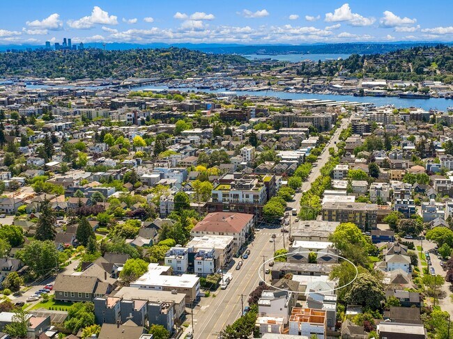 Building Photo - NEW, HIGH-END RENOVATED  1 bed / 1 bath at the Lydia in Ballard! In-Unit Laundry! 2 WEEKS FREE