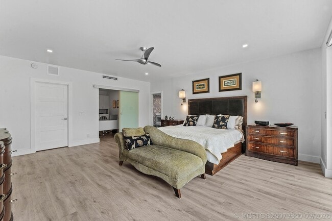 Building Photo - 3966 N Ocean Dr