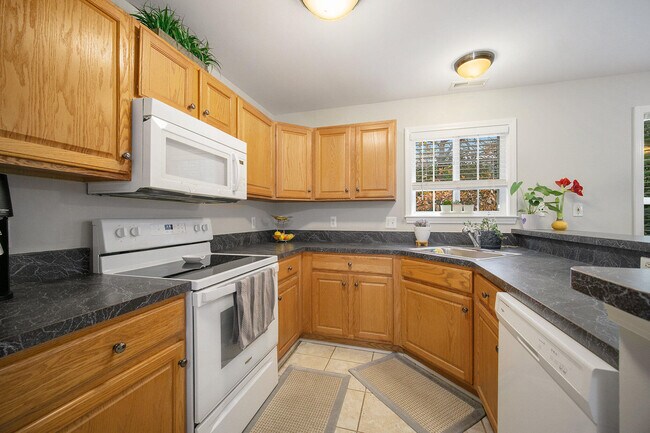 Building Photo - 2765 Barclay Way