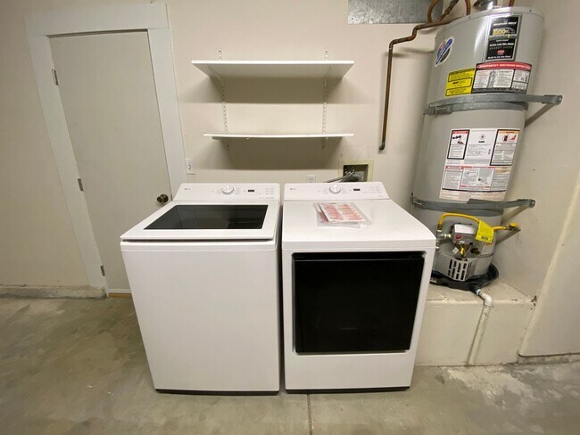 Building Photo - Beautiful Remodeled Home in Carlsbad Village!