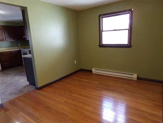 Building Photo - 900 Wallace St