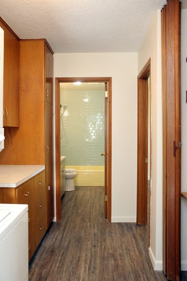 Building Photo - rbhl01