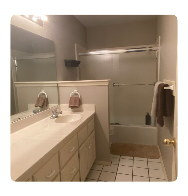 Each bedroom has full bath en-suite - 510 NW D St