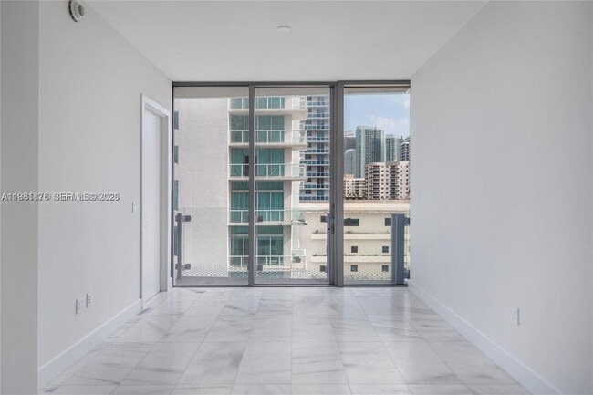 Building Photo - 700 NE 26th Terrace