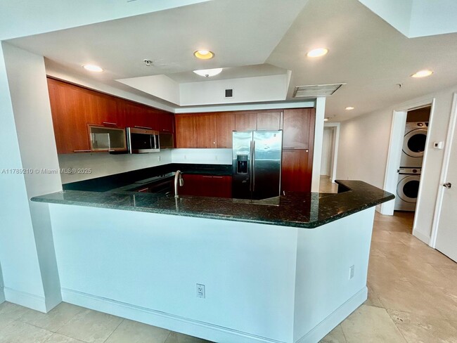 Building Photo - 15051 Royal Oaks Ln