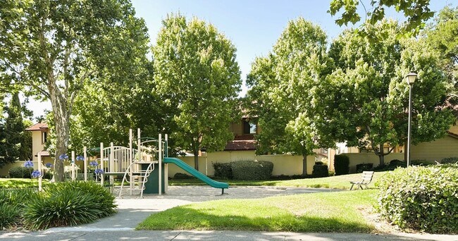 Building Photo - 140 Park Pl Dr
