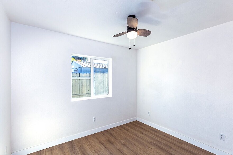 Building Photo - 2013 Walnut