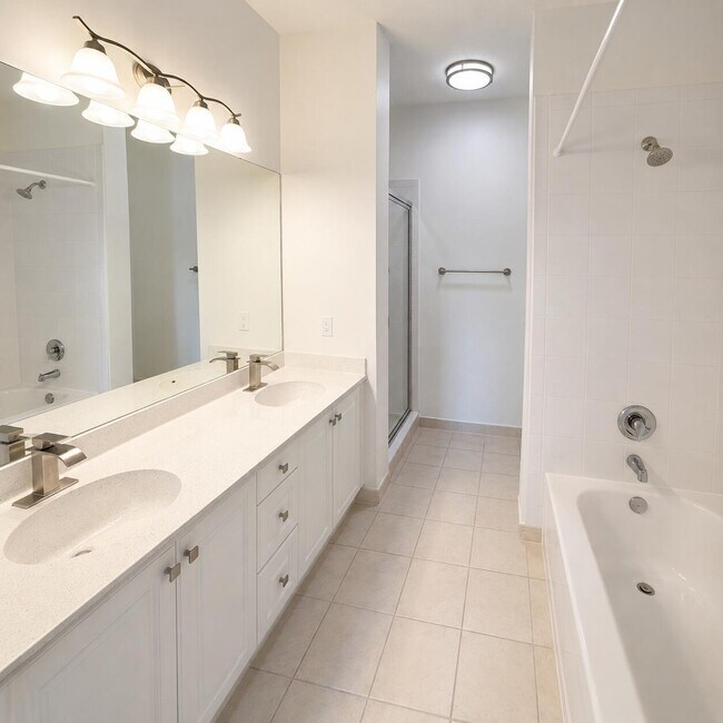 Building Photo - 4404 SW 160th Ave