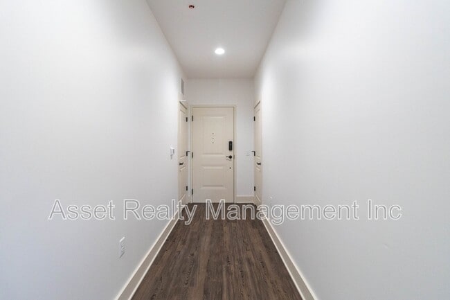 Building Photo - 1120 Franck St