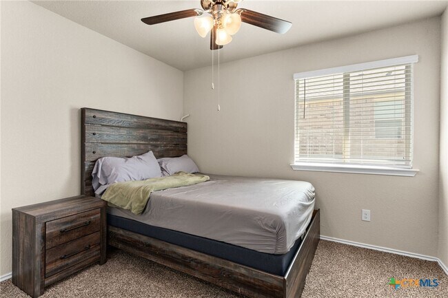 Building Photo - 2416 Elba Dr