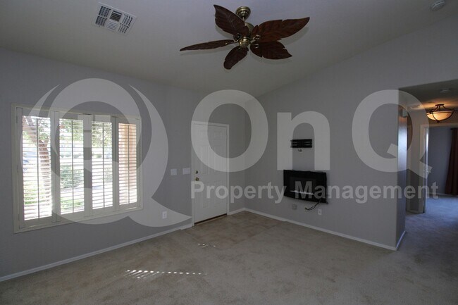 Building Photo - 30731 N Sunray Dr