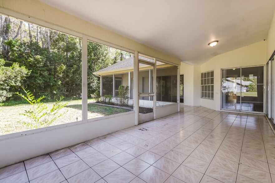 Building Photo - 1418 Kinsmere Dr