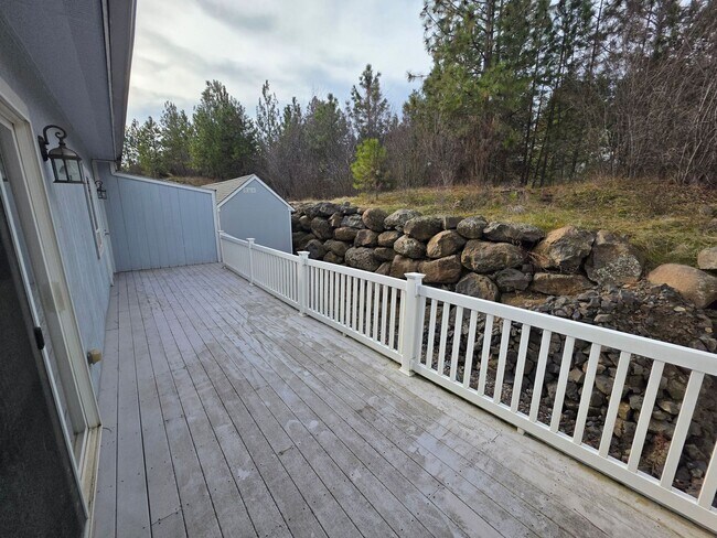 Building Photo - Wonderful Duplex in Eagle Ridge