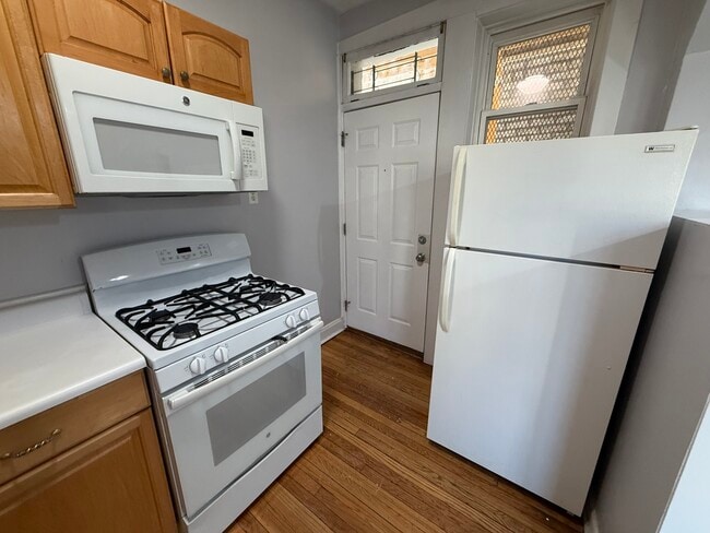 Building Photo - 2611 N Dayton St