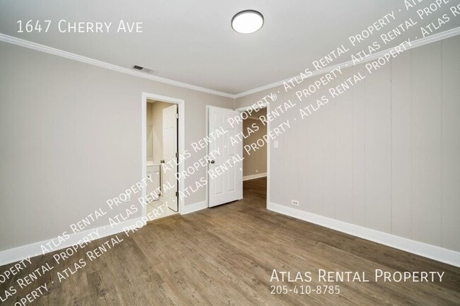 Building Photo - 1647 Cherry Ave