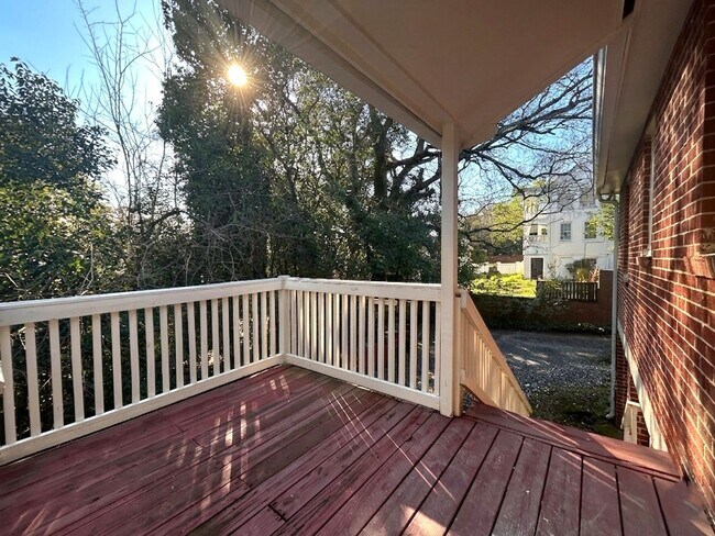 Building Photo - 132 Oak Haven Ave