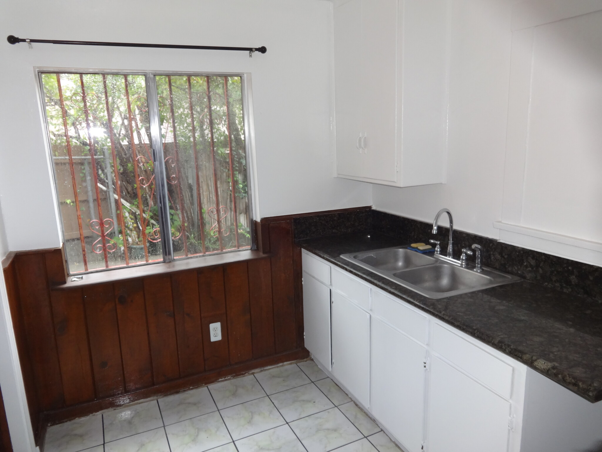 kitchen - 1972 Avalon St
