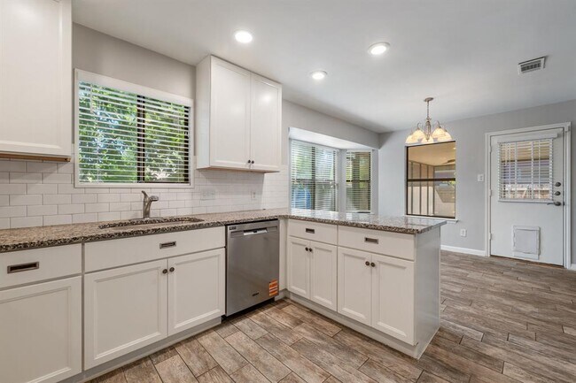Building Photo - 7501 Whistlestop Dr