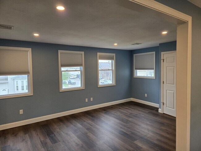 Building Photo - 37 Rose Glen St