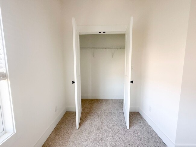 Building Photo - 3-Bedroom Home with Flex Room, Pool Access, and Stainless Steel Appliances Near Downtown Cookeville