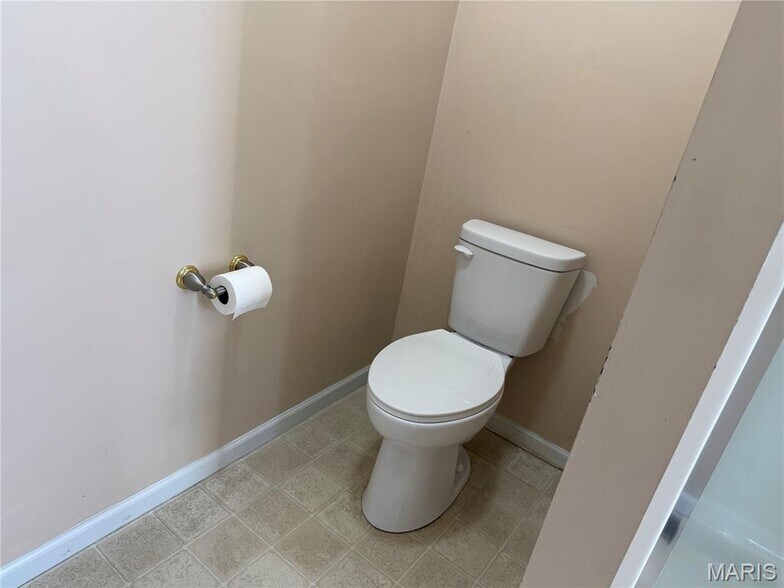 Building Photo - 733 Pecan Hill Dr