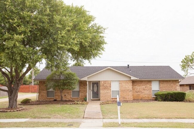 Primary Photo - 1535 Rocky Point Dr