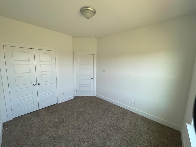 Building Photo - 232 Sapphire Dr