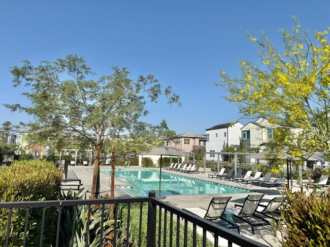 Building Photo - 4553 S Patterson Paseo