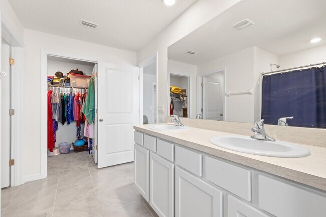 Building Photo - Like New Home For Rent in Creek Preserve