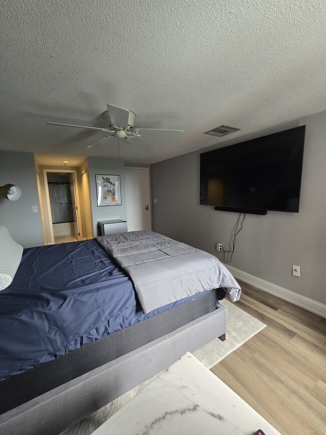 Building Photo - 200 Burkhall St