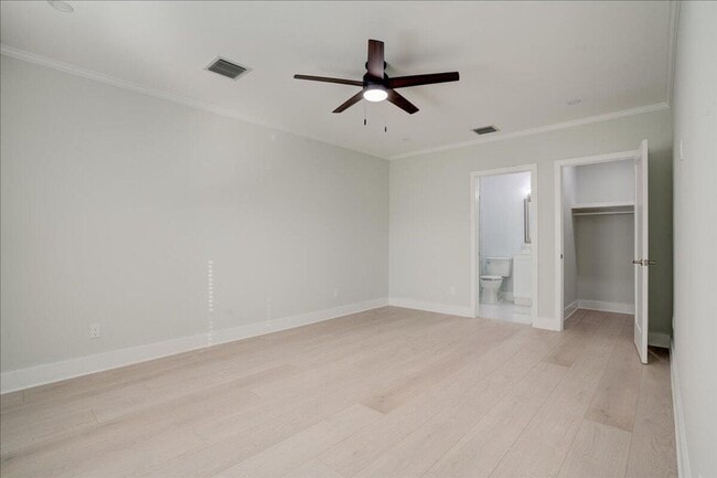 Building Photo - 320 NW 6th Ave