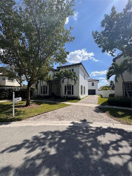 Building Photo - 16934 SW 92nd St Cir