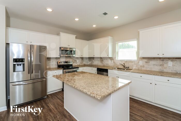 Building Photo - 23 Holsteiner Ln