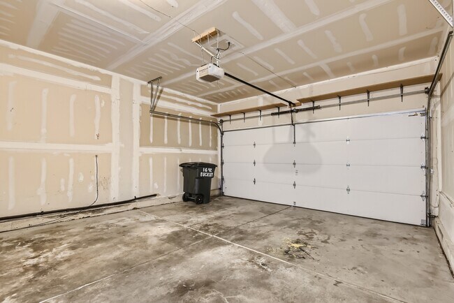 Building Photo - 1642 S Buckley Way