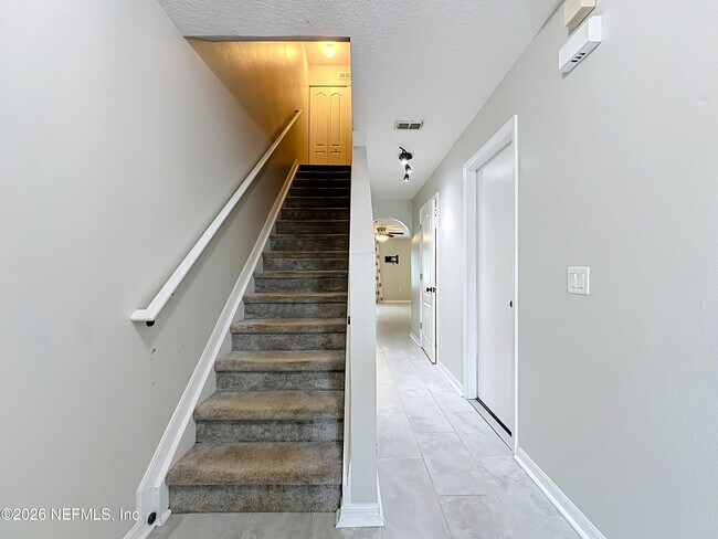 Building Photo - 8224 Halls Hammock Ct