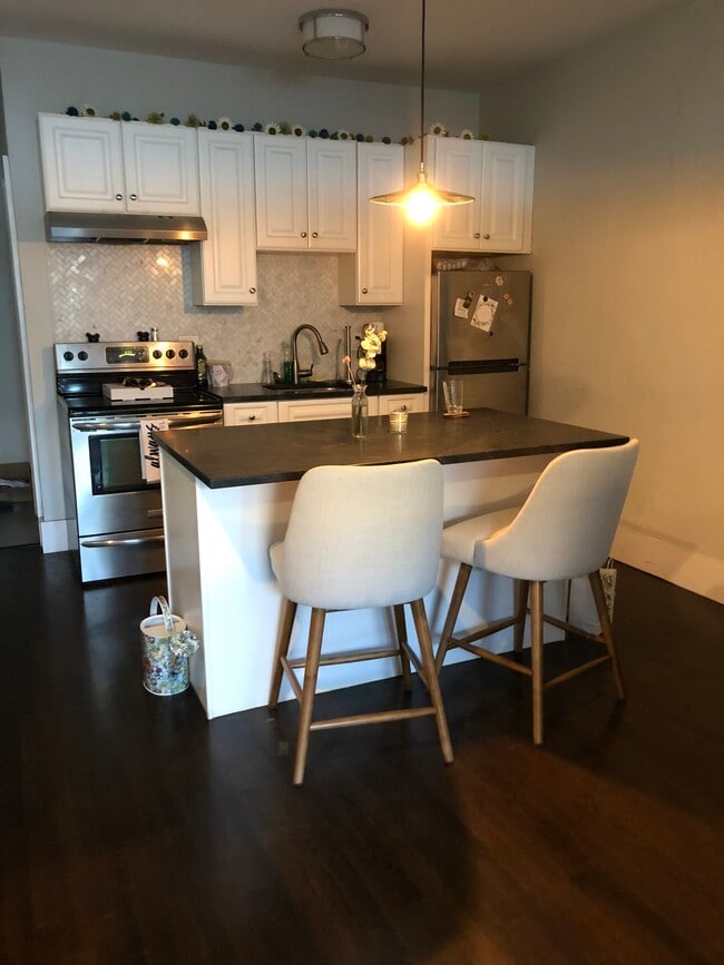 Building Photo - 65 Bedford St