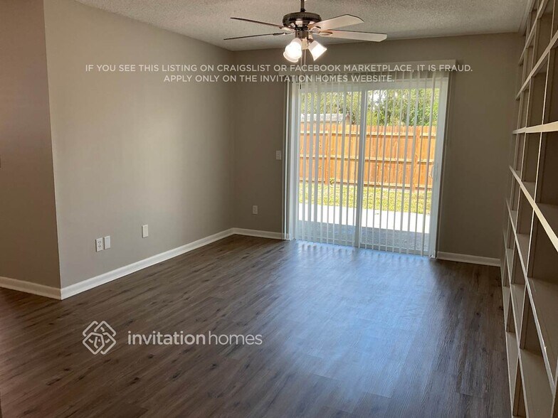 Building Photo - 213 Sweetgum Ct