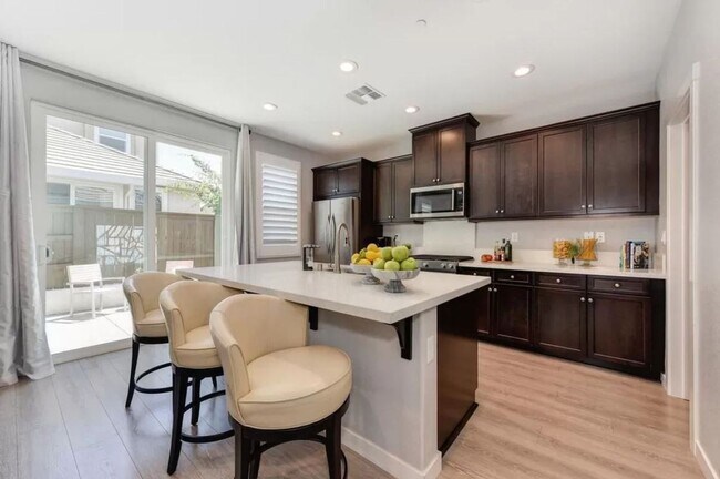 Building Photo - Gorgeous 4 Bedroom Patio Home in Rocklin