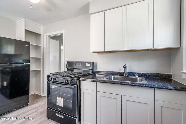 Building Photo - 2637 Olive St